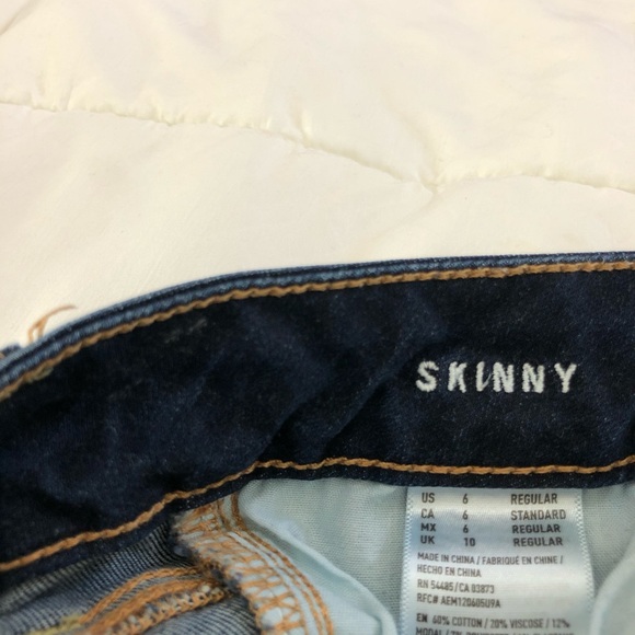 Jeans - Picture 2 of 3